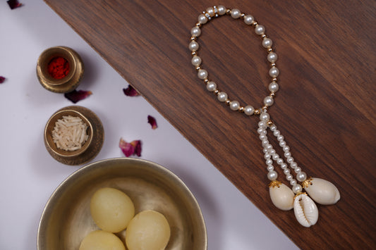 Ivory Pearl Shell Bracelet